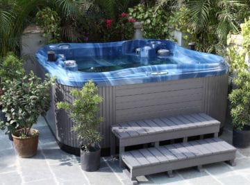 outdoor-whirlpool-fly-deluxe-newsletter