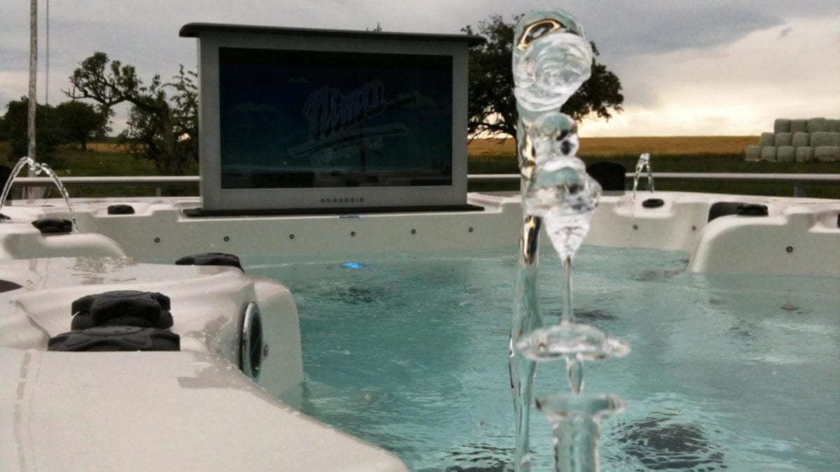 Outdoor Whirlpool Jacuzzi Theater-Cinema