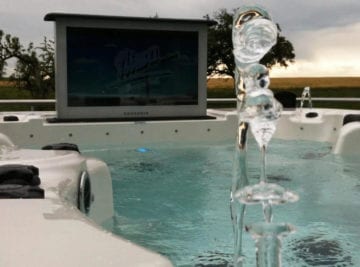 Outdoor Whirlpool Jacuzzi Theater-Cinema