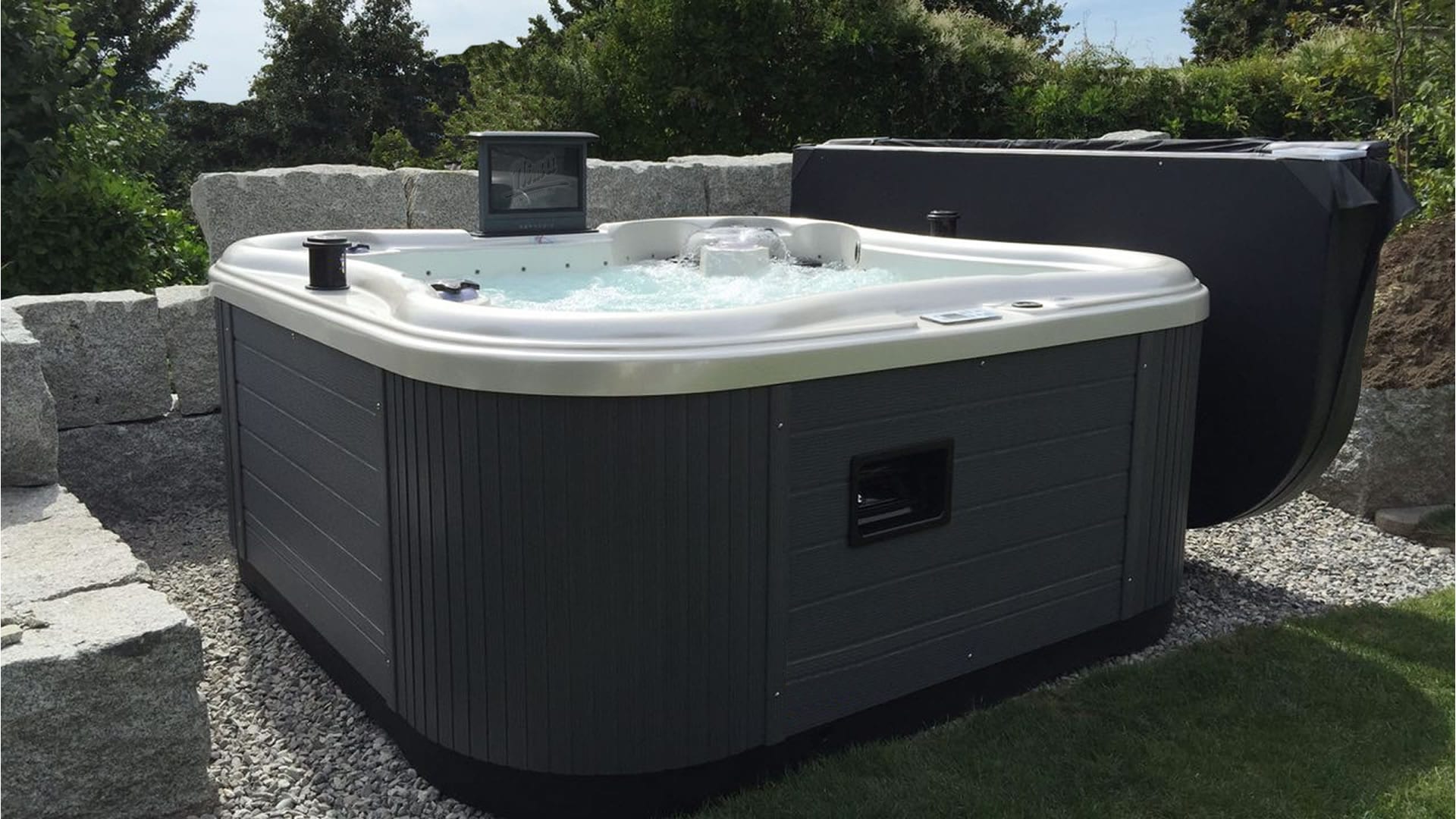 Vorsprung beim Preis Whirlpool Schweiz, Schwimmbadbau, Saunas