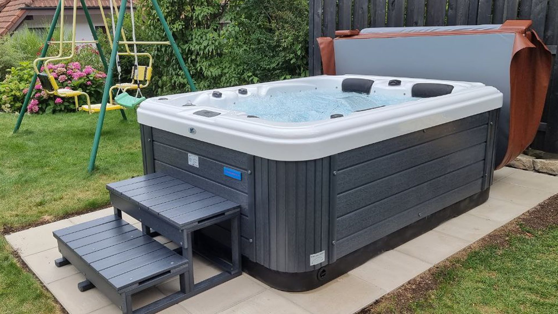 Outdoor Whirlpool Stingray 6630