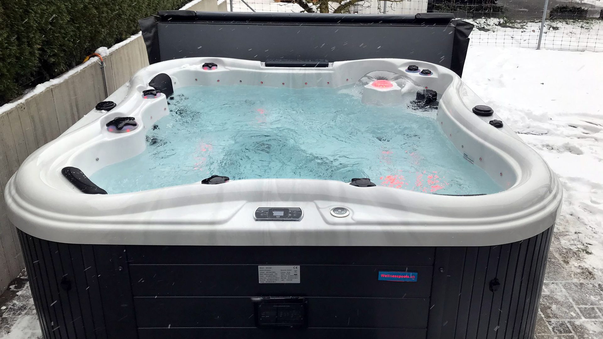 Outdoor Whirlpool Fly 5630