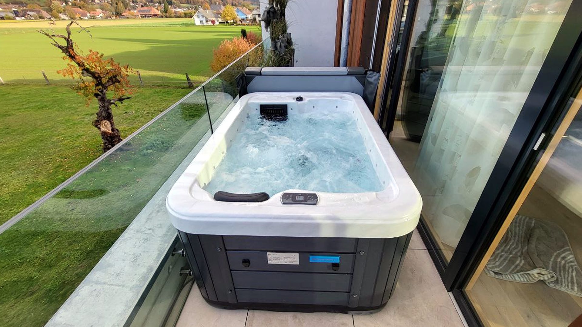 outdoor-whirlpool-stingray-6640