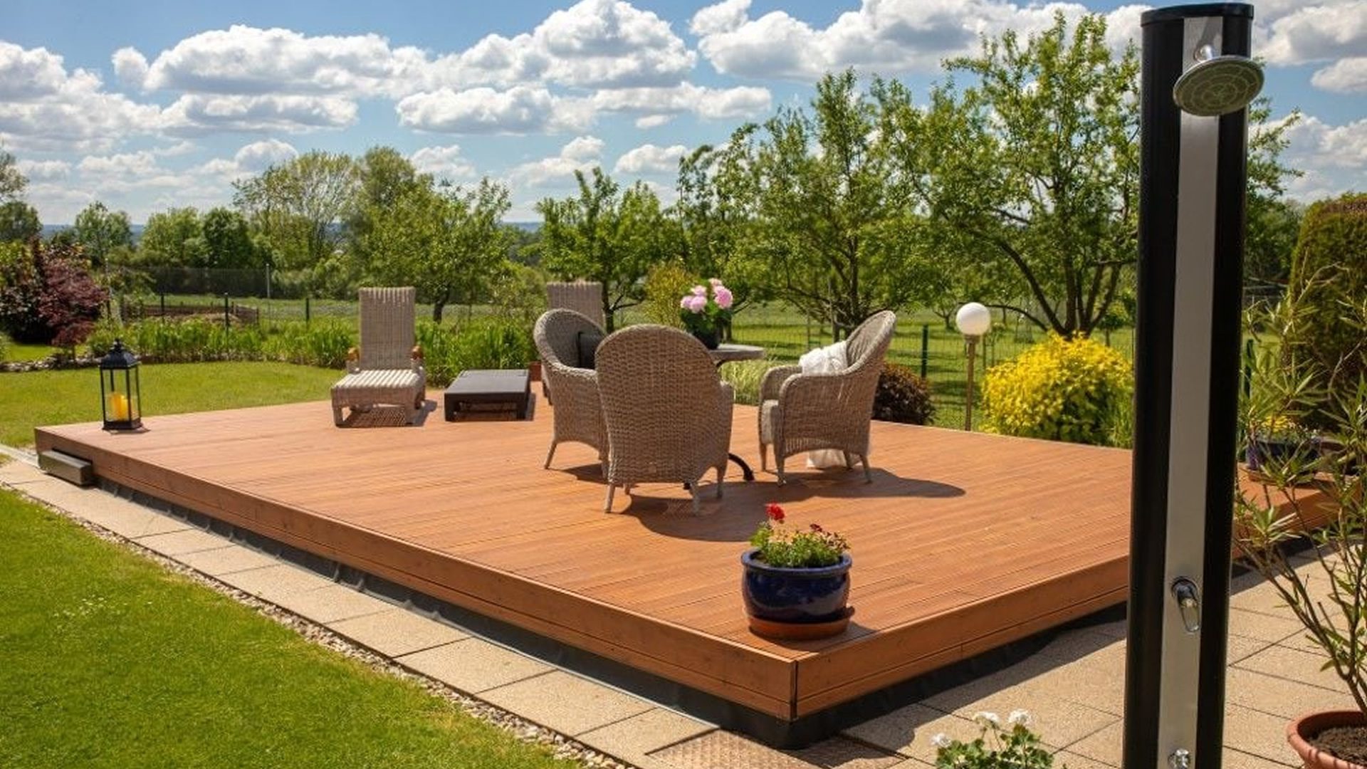 praktische-sichere-Alukov-pooldeck-abdeckung